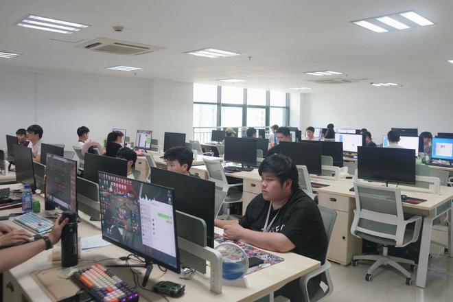 龙文区领导深入网络科技研发企业走访调研，共谋数字经济发展新篇章